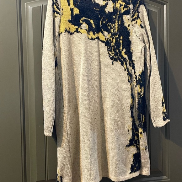 Brand new printed cardigan - Picture 2 of 5